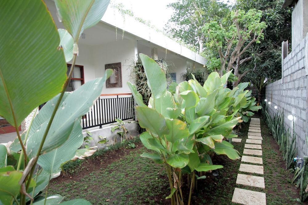 Maha Residence Guest House Jimbaran  Exterior photo